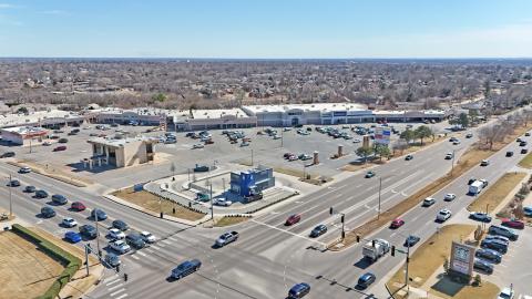 Edmond Plaza retail space for lease Edmond, OK exterior photo