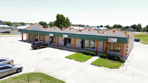 James Town Square retail space for lease Moore, OK