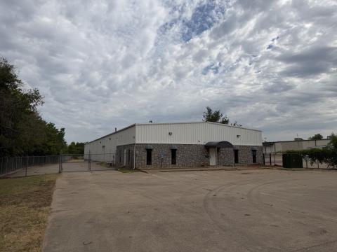 Newly Renovated Warehouse W/Yard SE 29th Oklahoma City, Ok