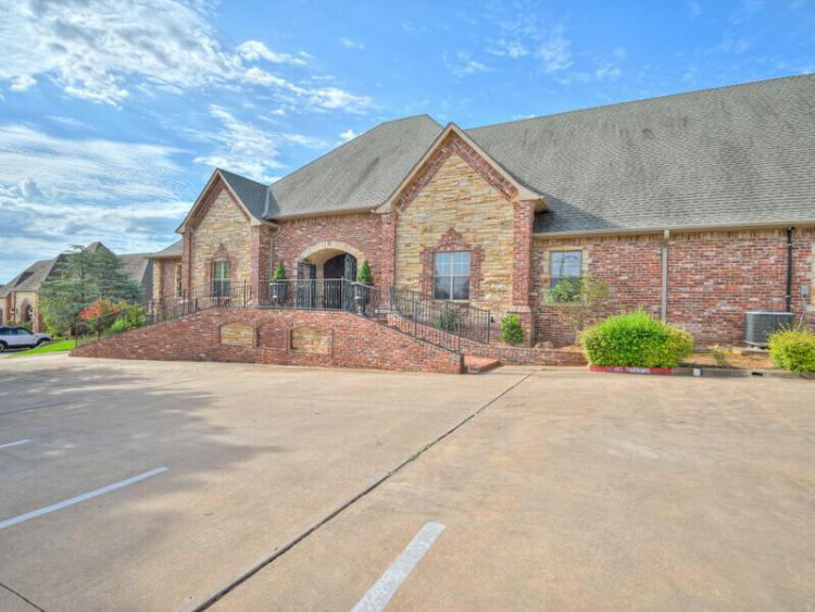 1218 E. 9th St. (Le Chene) Edmond, OK office space for lease