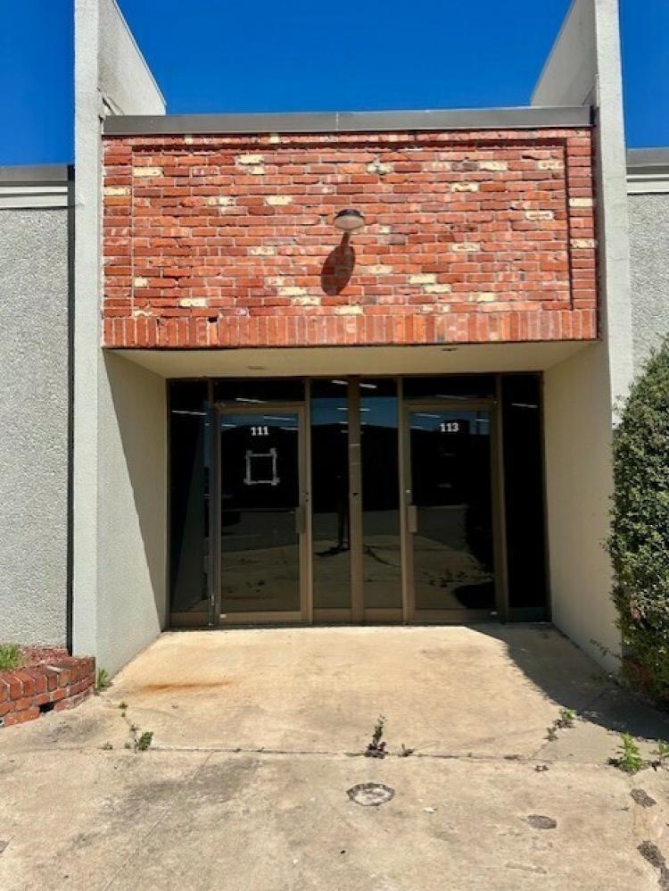 1811 Industrial Blvd  |  Flex Space  |  Norman, OK