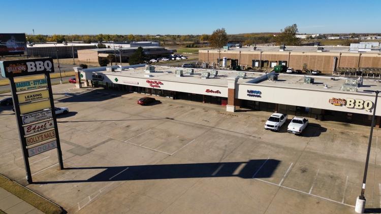 South Meridian Plaza retail space for lease Oklahoma City