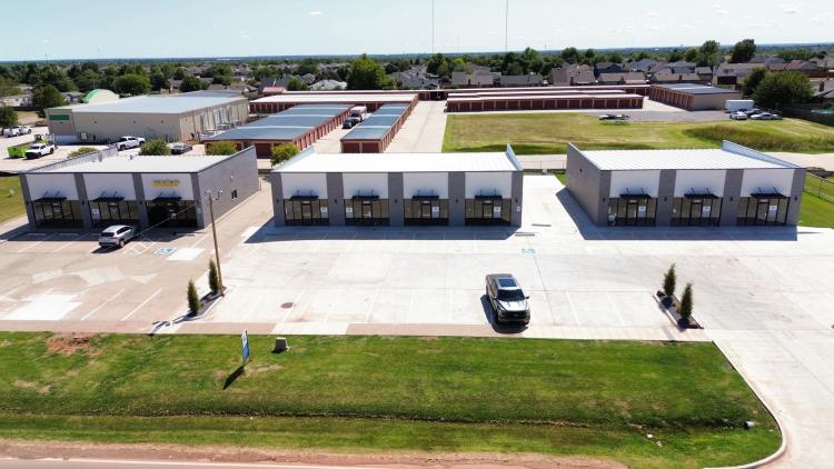 Eighty Ninth Center retail space for lease south east Oklahoma City, OK