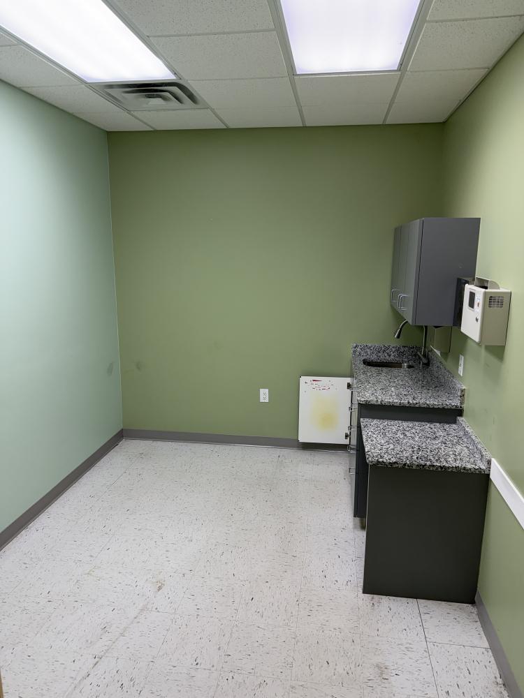 13900 Quailbrook Dr sublease medical clinic Oklahoma City, OK
