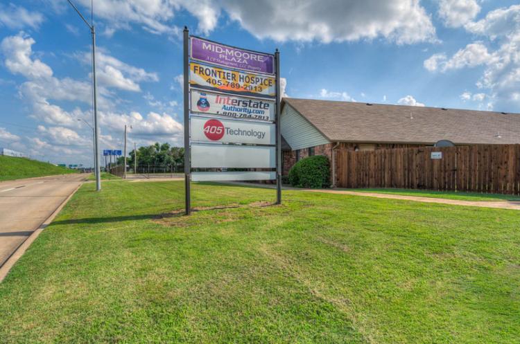Mid-Moore Plaza office for lease, Moore, OK