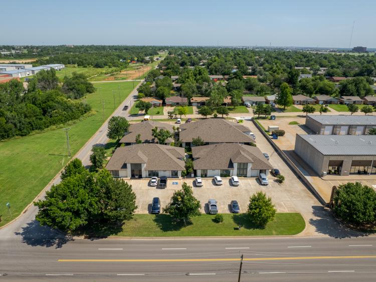 Wilshire Gardens Office Park office spaces for lease Oklahoma City, Ok