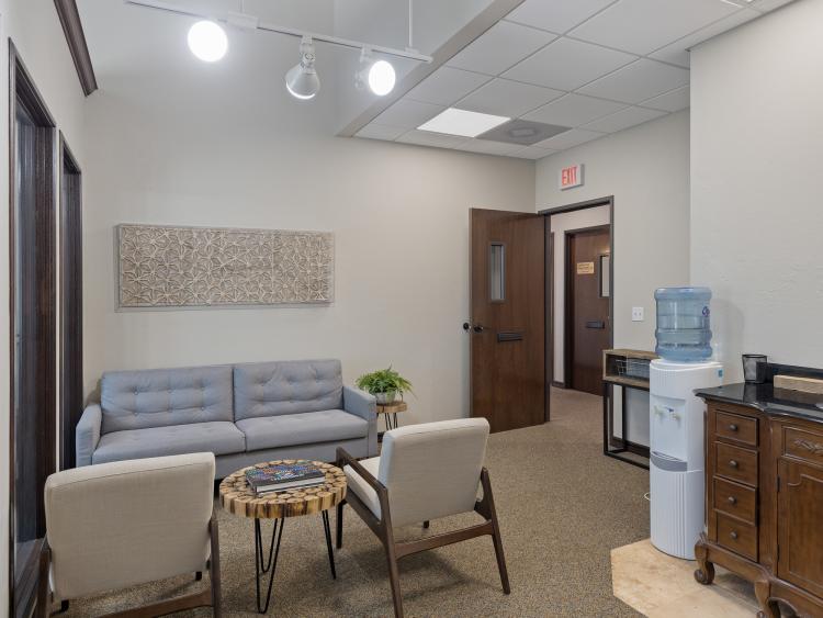 Wilshire Gardens Office Park office spaces for lease Oklahoma City, Ok