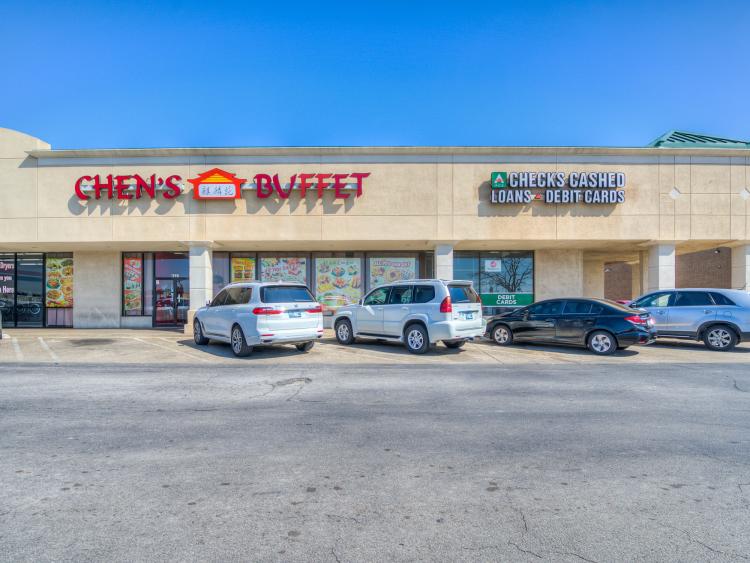 Windsor Hills Shopping Center retail spaces for lease Oklahoma City, OK 