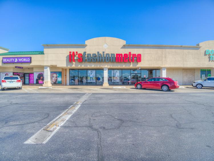Windsor Hills Shopping Center retail spaces for lease Oklahoma City, OK 