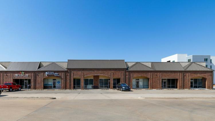 5460 Main Street Medical or flex space for lease, Del City, OK