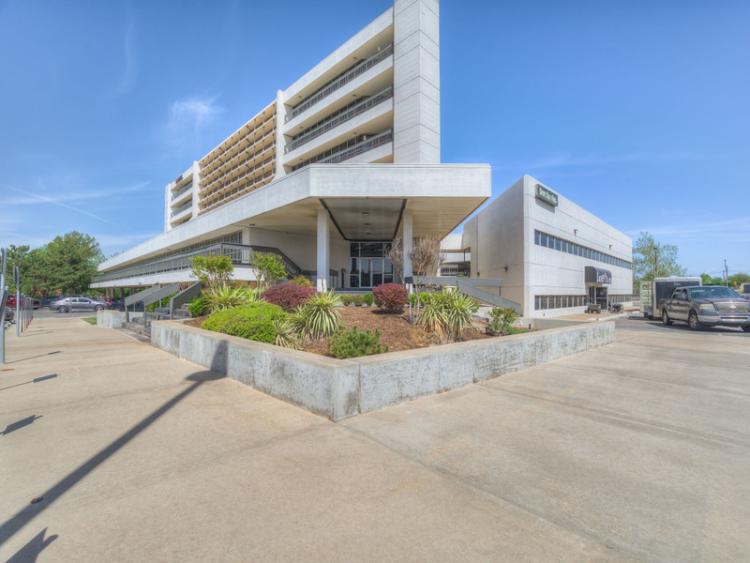 5909 NW Expressway  |  Office For Lease  |  OKC, OK