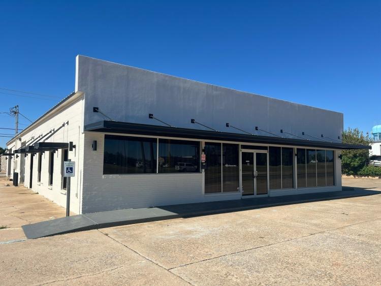 7301 N Classen Blvd warehouse space for lease N Classen Blvd, Oklahoma City, OK