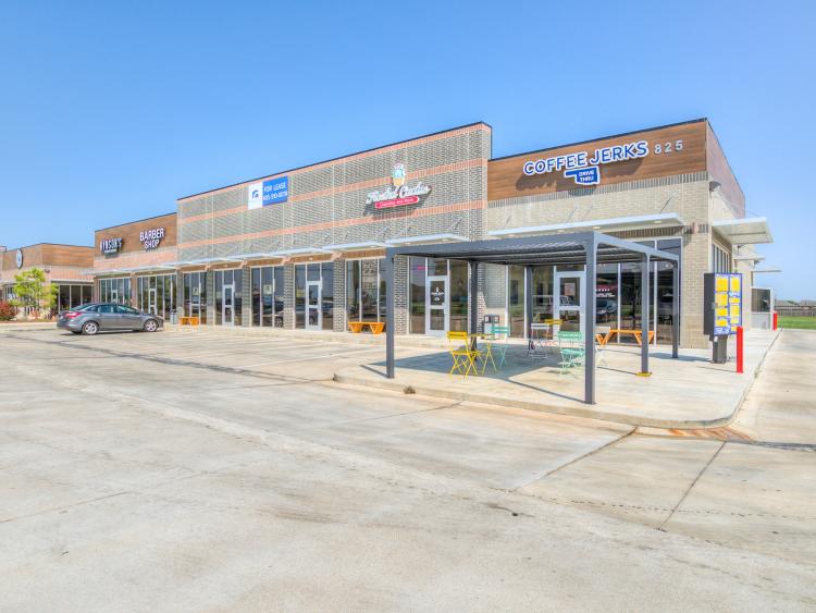 Yukon Crossing retail space for lease Yukon, OK