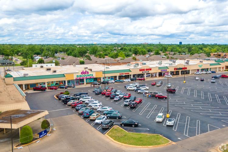 Windsor Hills Shopping Center retail spaces for lease Oklahoma City, OK 