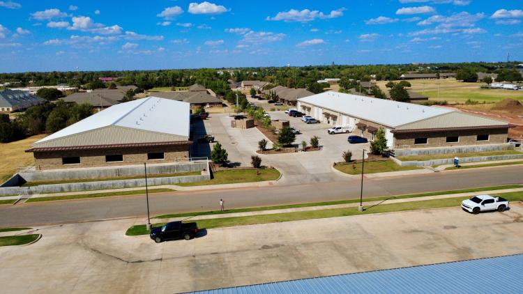 611 Hundred Oaks Dr  |  Multi-Tenant Flex  |  Edmond, OK