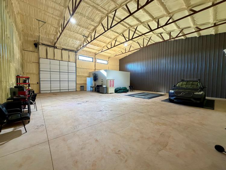 Black Sand Multi-Tenant Industrial Building for lease Edmond, Ok