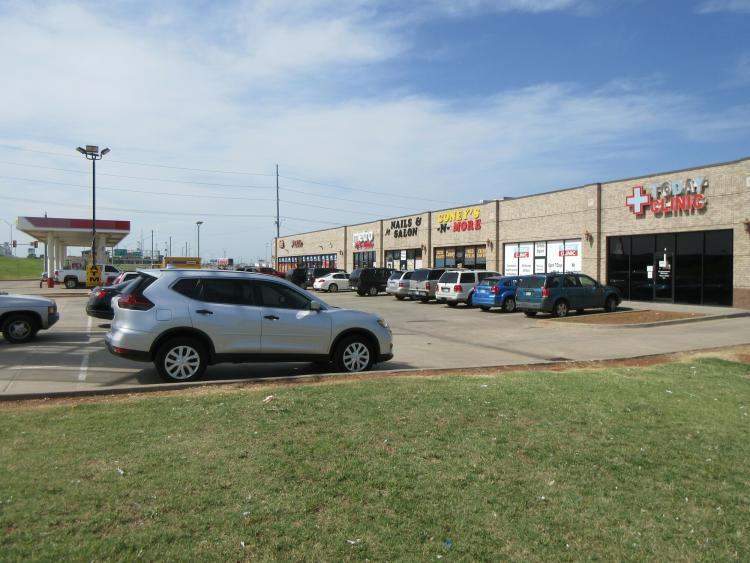I-35 Pit Stop retail space for lease Oklahoma City, OK
