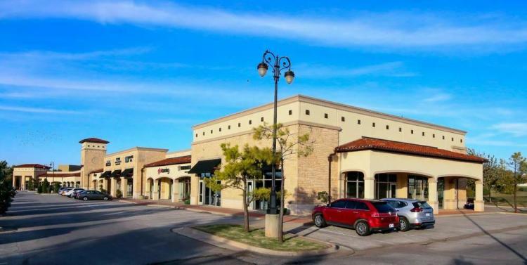 15300 N Western Ave retail space for lease, Edmond, OK
