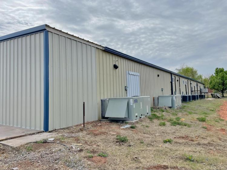 5909 Aero Dr industrial building, Tuttle, Ok For lease