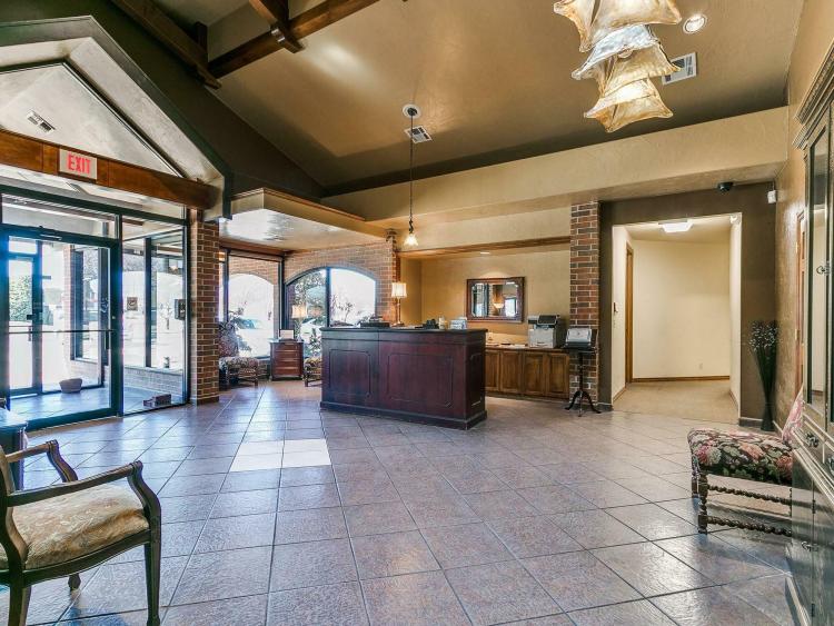 1220 S Santa Fe Ave office space for lease, Edmond, OK