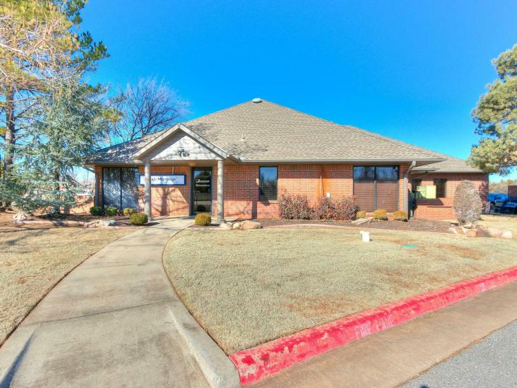 1220 S Santa Fe Ave office space for lease, Edmond, OK