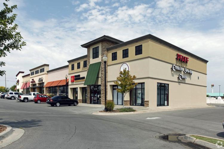 Moore Town Center retail space for lease Moore, Ok