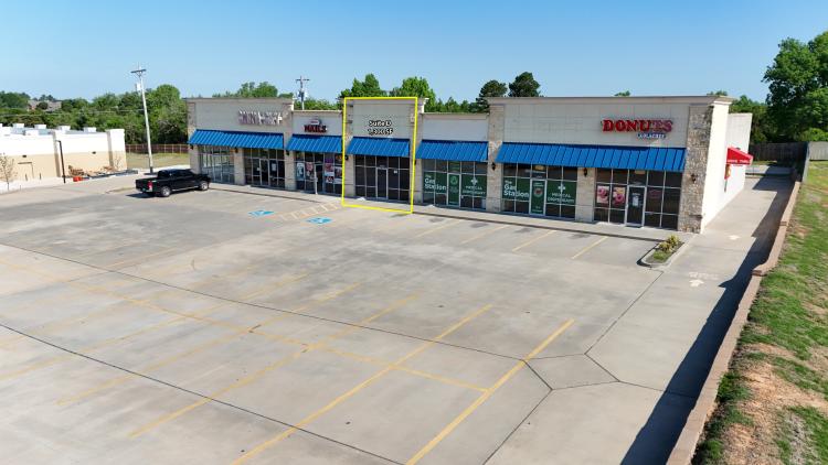 Legacy Center retail space for lease Midwest City, Ok exterior photo