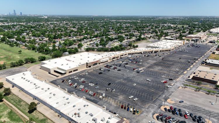 Walnut Square retail space for lease Oklahoma City, Ok 