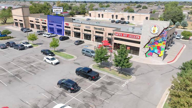 825 SW 19th St retail space for lease Moore, OK