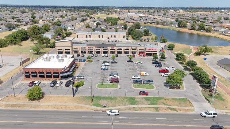 825 SW 19th St retail space for lease Moore, OK