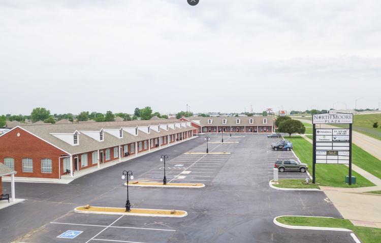 Moore, Ok office/retail space available, exterior photo