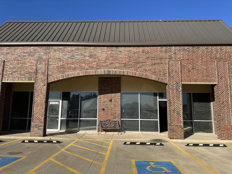 5460 Main Street Medical or flex space for lease, Del City, OK