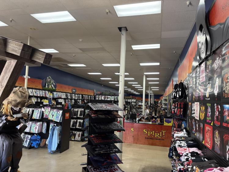 Shawnee Mall Experiential Retail Space for lease, Shawnee, OK