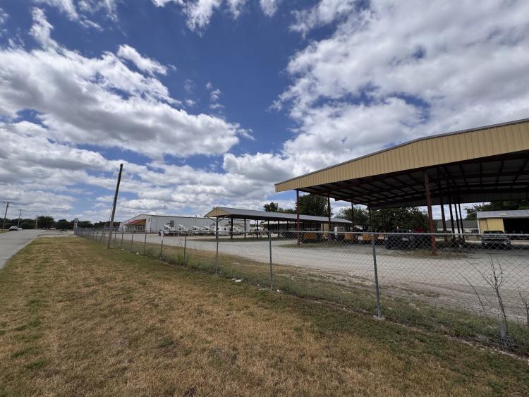 102 Lannell Drive Grove, OK industrial building for lease