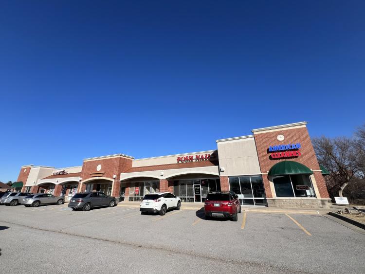 7109 W Hefner Rd retail space for lease, Oklahoma City, OK