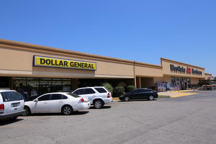 Village Plaza retail space for lease Oklahoma City, OK exterior photo3
