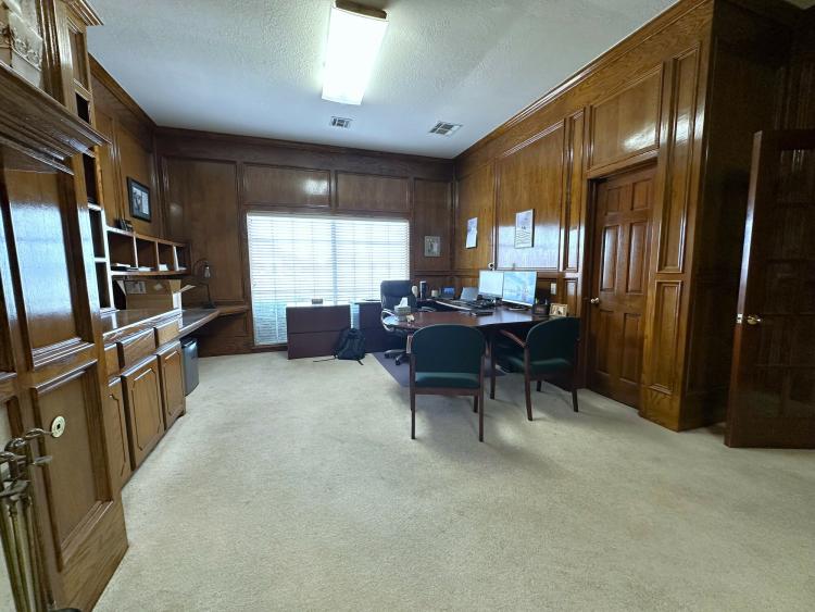 Penn Oaks Offices office space for lease south Oklahoma City, OK