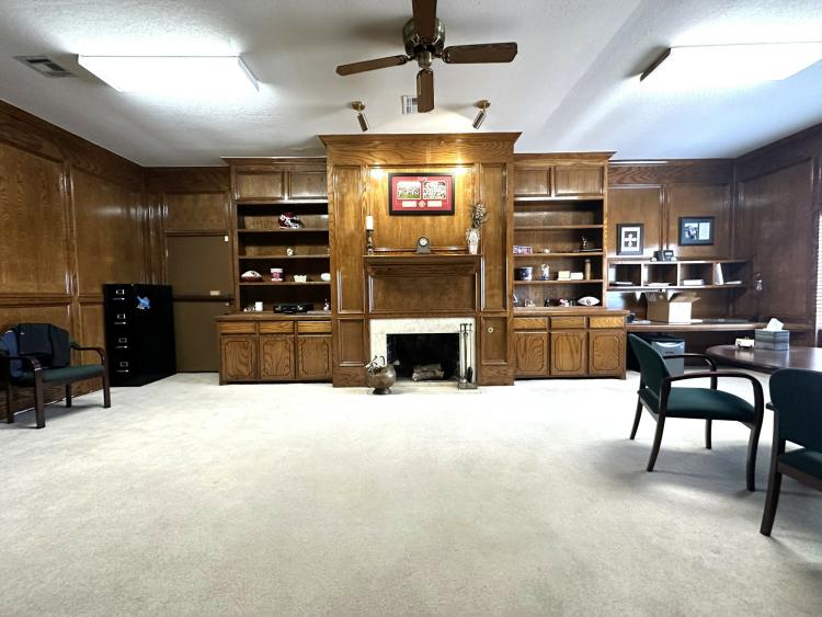 Penn Oaks Offices office space for lease south Oklahoma City, OK