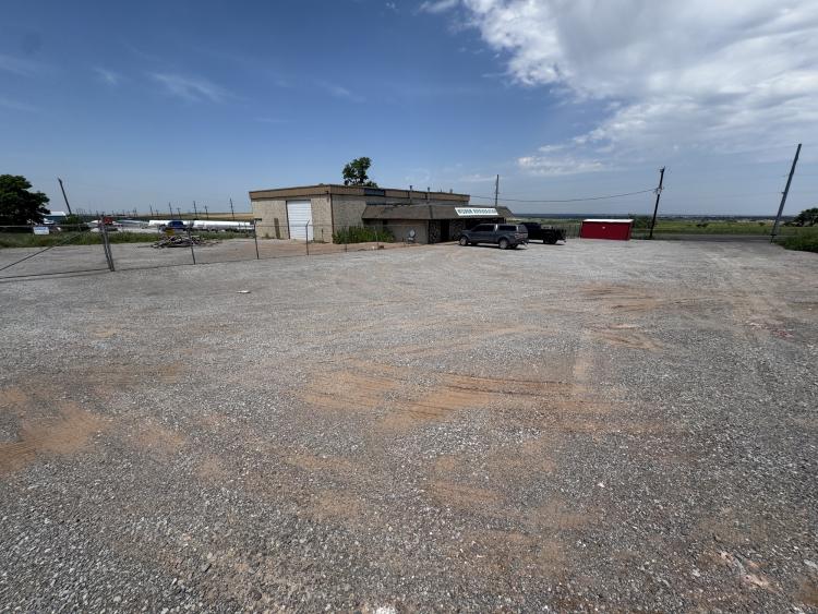 10121 OK-54 industrial building for lease Weatherford, Ok