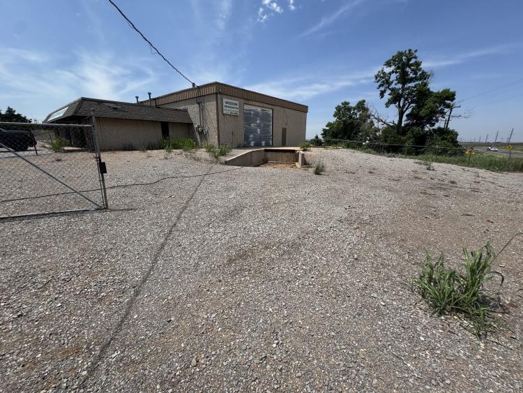 10121 OK-54 industrial building for lease Weatherford, Ok