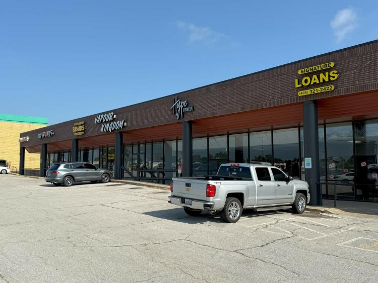 retail space for lease Norman, OK exterior photo