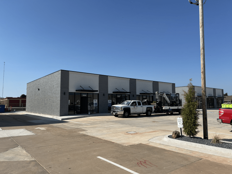 Eighty Ninth Center retail space for lease south east Oklahoma City, OK