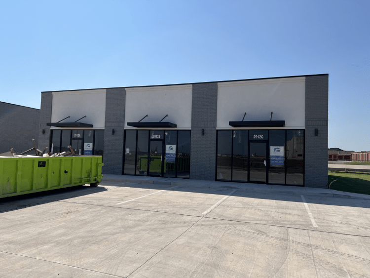 Eighty Ninth Center retail space for lease south east Oklahoma City, OK