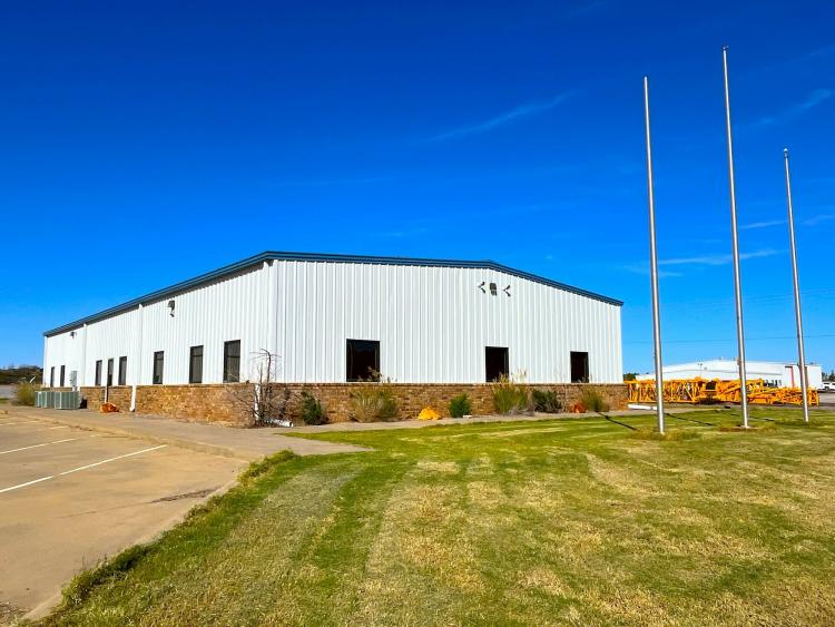 Elk City, OK Industrial Complex for lease office building