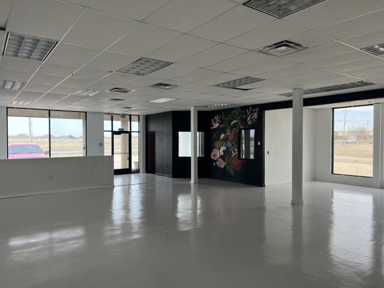James Town Square retail space for lease Moore, OK