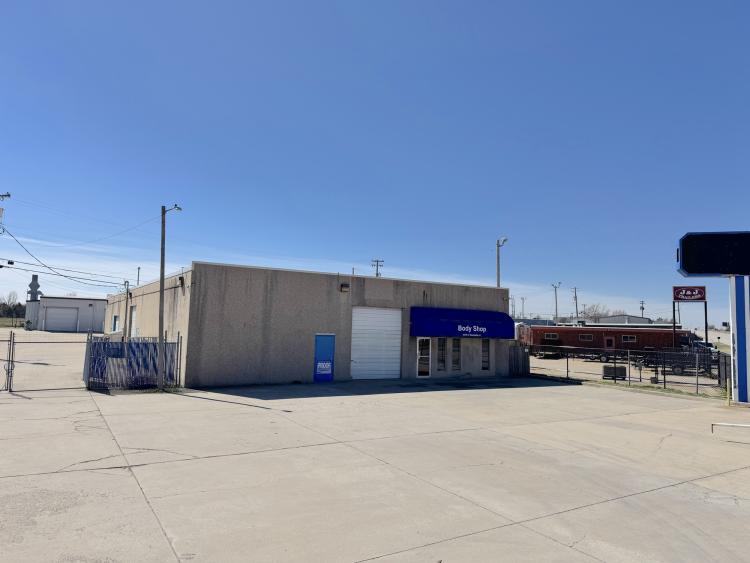 industrial building for lease, West Oklahoma City, OK exterior photo
