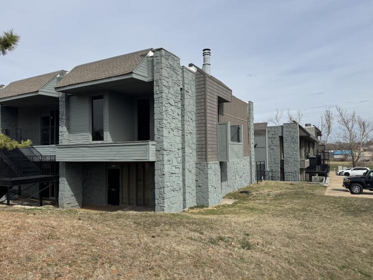7901 NE 10th St Midwest City, OK office for lease