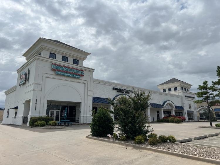 1444 N Kelly Ave space for lease, Edmond, OK