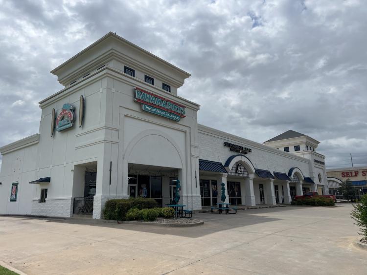 1444 N Kelly Ave space for lease, Edmond, OK