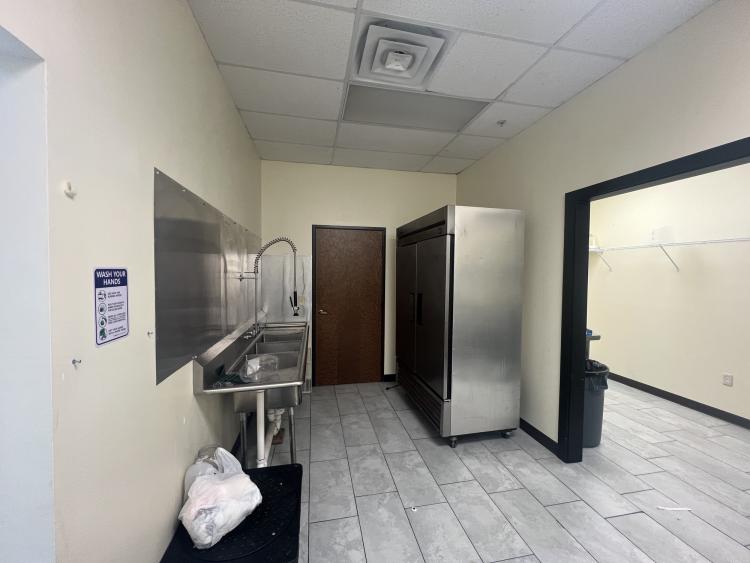 Riverwalk Shops retail space lease S I-35 service Rd Moore, OK